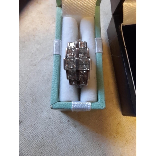 72 - Small items of silver jewellery including rings, pair of Gucci clip earrings in presentation box, si... 