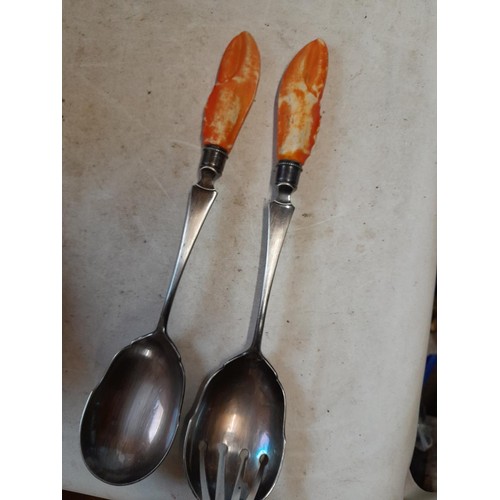 37 - Victorian Wedgwood silver plated rim bowl with crab claw servers : crazed with slight dirt, tarnish ... 