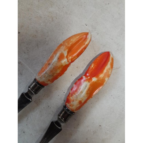 37 - Victorian Wedgwood silver plated rim bowl with crab claw servers : crazed with slight dirt, tarnish ... 