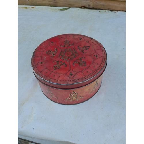 84 - Vintage biscuit tin of buttons