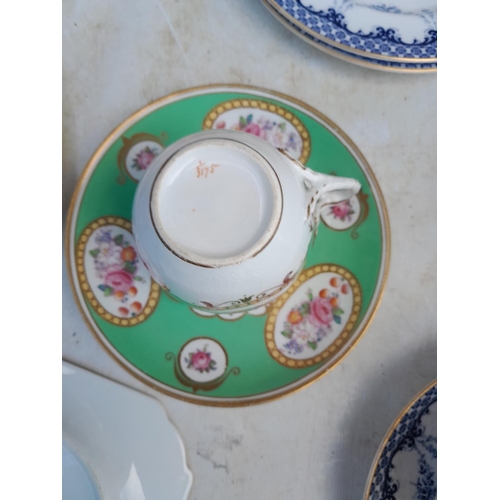 91 - Array of vintage and earlier tea ware