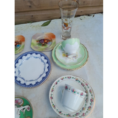 91 - Array of vintage and earlier tea ware