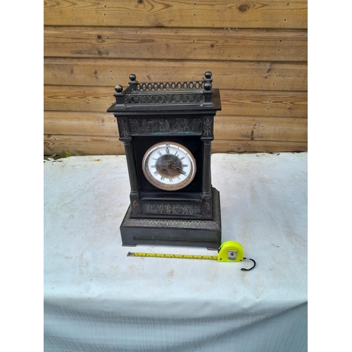 92 - Large late Victorian slate mantle clock