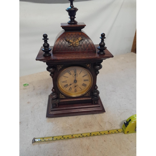 103 - Early 20th century wooden case mantle clock