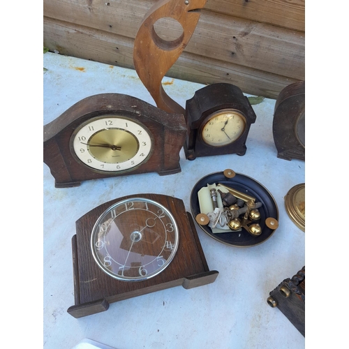 204 - Assorted oak case and other mantle clocks for spares repairs