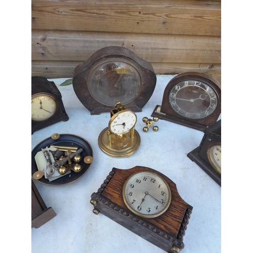 204 - Assorted oak case and other mantle clocks for spares repairs