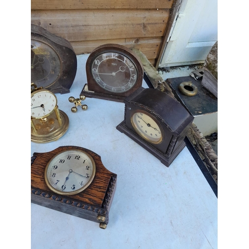 204 - Assorted oak case and other mantle clocks for spares repairs