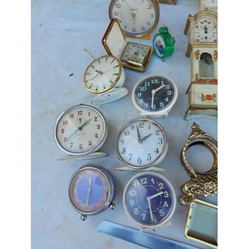 205 - Various alarm clocks for spares repairs