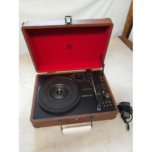 370 - Modern portable record player