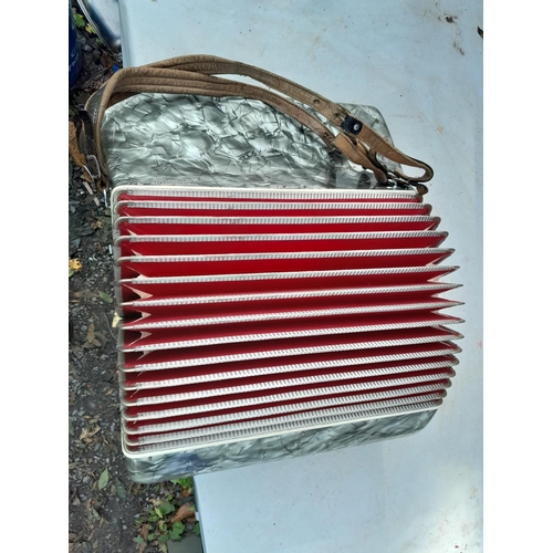 385 - Vintage piano accordion by Recanati  Soprani