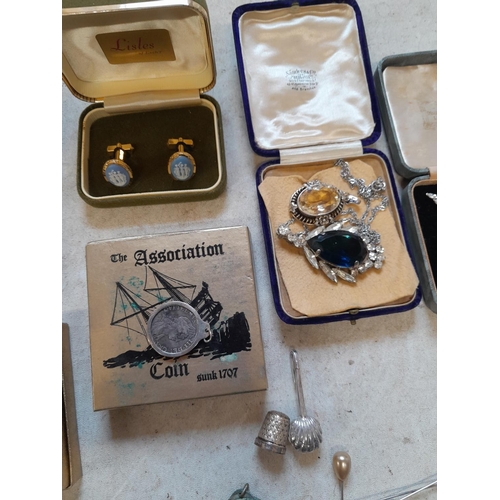 122 - Assorted costume jewellery : small amount of silver present