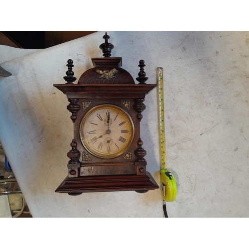 103 - Early 20th century wooden case mantle clock