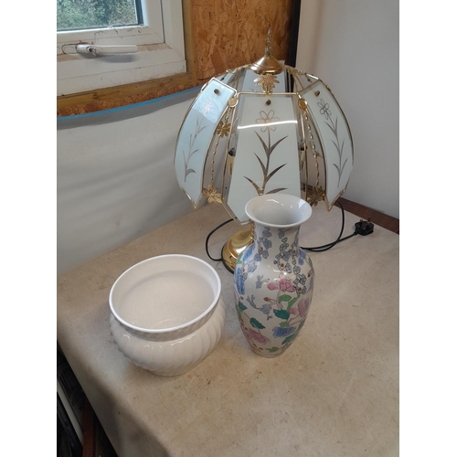 4 - Table lamp, bowl and modern Chinese vase