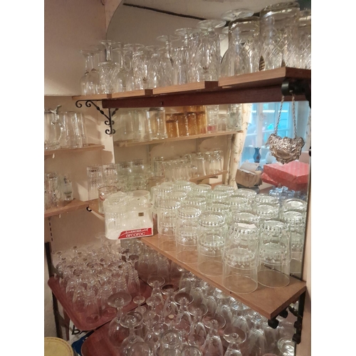 76 - Assorted catering bar glasses, various sizes