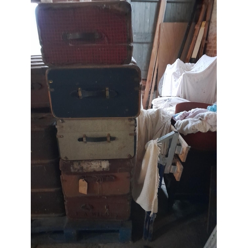 94 - Assorted steamer trunks