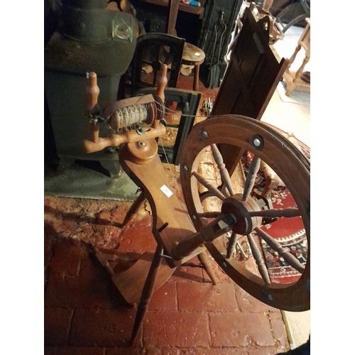 59 - Vintage spinning wheel 84 cms x 86 cms x 24 cms