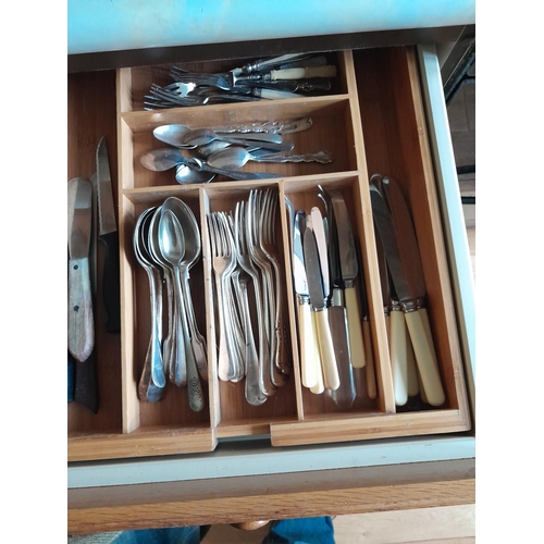 90 - 2 x drawers of silver plated and other cutlery