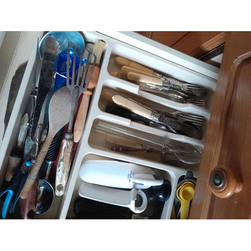 90 - 2 x drawers of silver plated and other cutlery