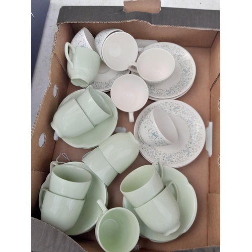 29 - Decorative tea set