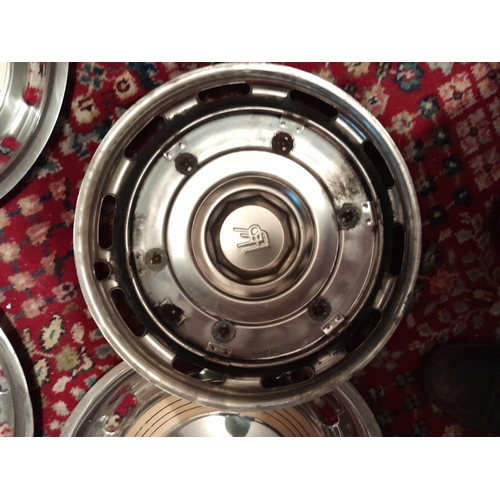 108 - Rolls Royce chrome plate hub caps 17 