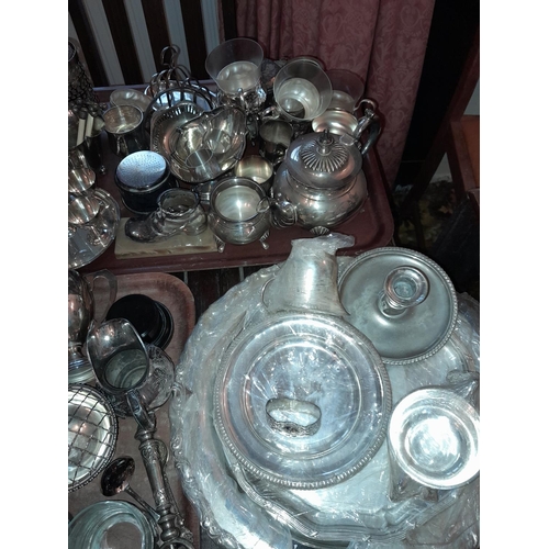 118 - Assorted silver plated ware