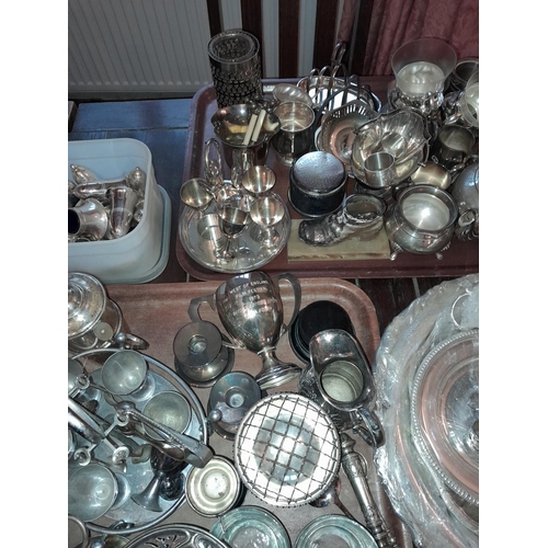 118 - Assorted silver plated ware