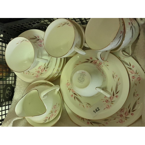 143 - Array of assorted dinner and tea ware