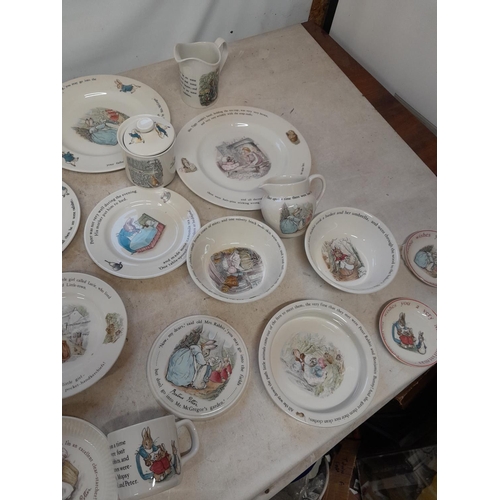 139 - World of Beatrix Potter and Peter Rabbit collectables : Varied array of loose Wedgwood, black and br... 