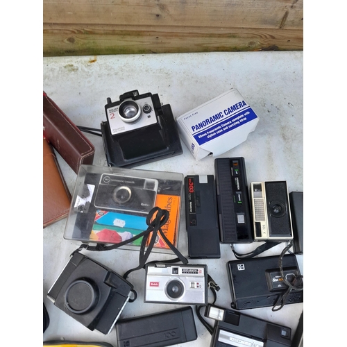 40 - Various instamatic and other cameras