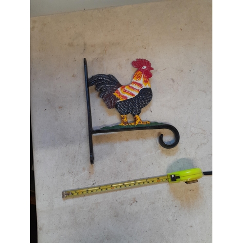 75 - Cast iron chicken wall bracket