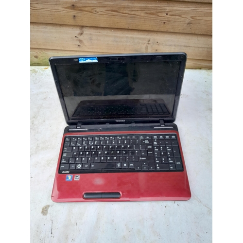 109 - Toshiba lap top computer incorrect lead, spares repair only