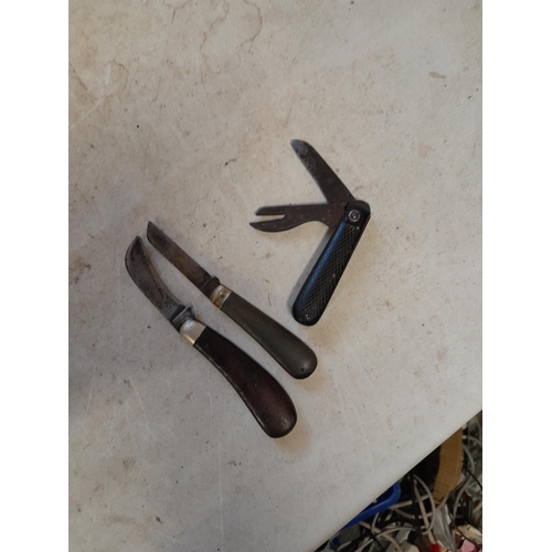 147 - 2 x vintage pruning knives and one other