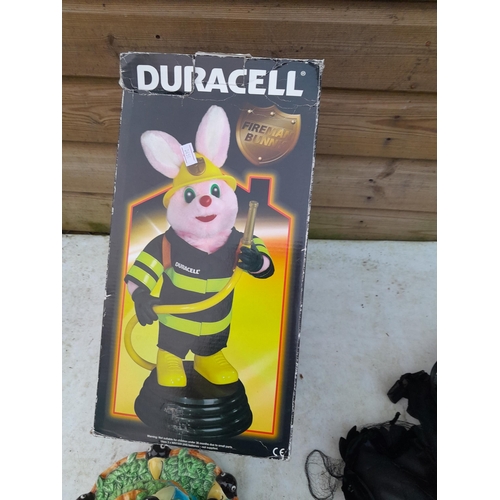 158 - Duracell boxed fireman bunny toy & vintage fashion, hat, belt , pottery , binoculars Omiya 7 x 40 in... 