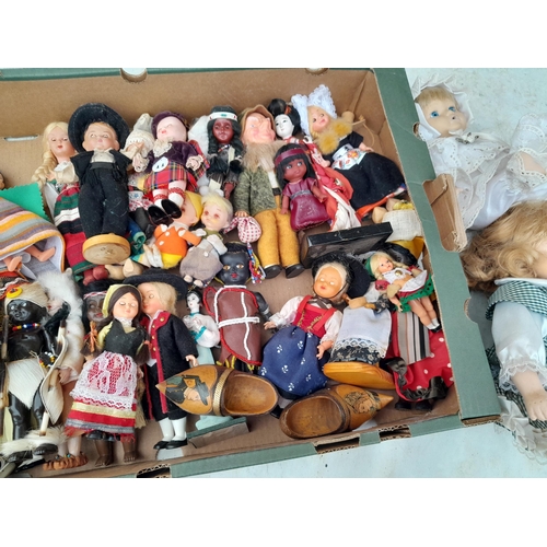 252 - Box of assorted International dolls