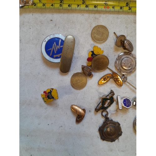 344 - Good array of vintage base metal and enamel pin badges, Early peace badge noticed in a wooden box