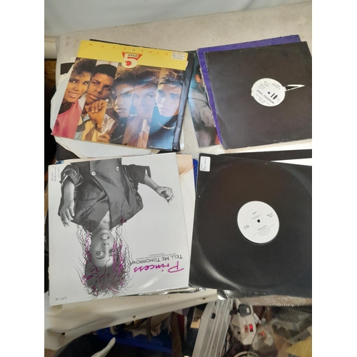 354 - Collection of vinyl 12