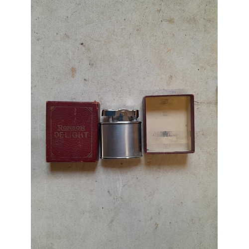 859 - Rare Ronson De Light in original box of issue lighter in near mint condition, box in fair to good co... 