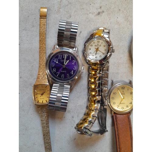 24 - Collection of modern and vintage wristwatches : Sekonda etc.