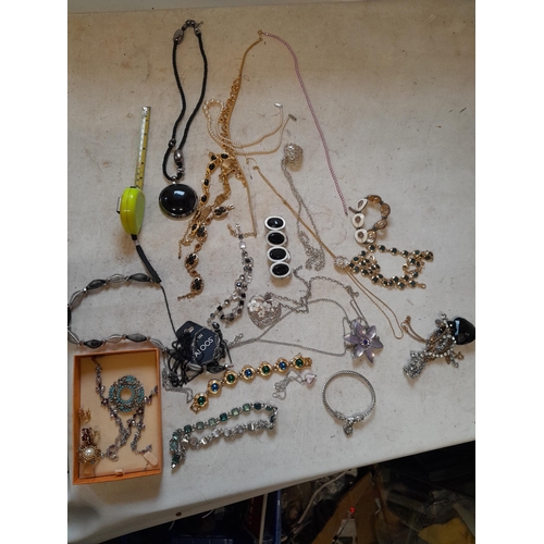 43 - Assorted costume jewellery, simulated pearls etc.