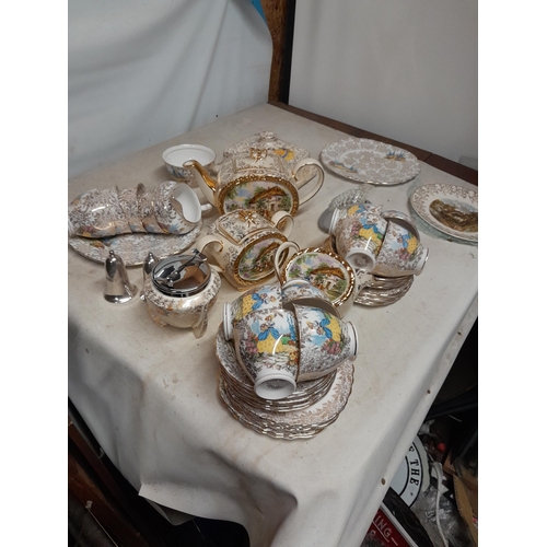 66 - Box of assorted decorative tea ware, Sadler teaset included