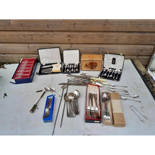 89 - Loose and boxed silver and other plated cutlery