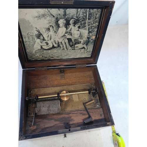 106 - Early 20th century Symphonion disc music box with various discs, mechanism working winds and plays, ... 