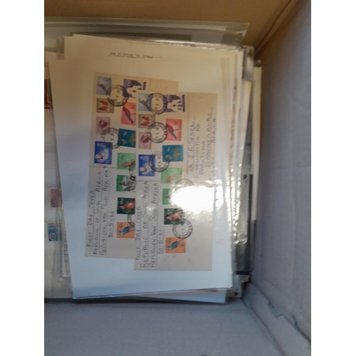 115 - A Mint and Used collection of stamps of Africa, this extensive collection is offered in stock books,... 