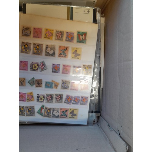 115 - A Mint and Used collection of stamps of Africa, this extensive collection is offered in stock books,... 