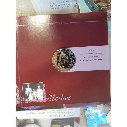 126 - Coins : UK Millenium Coin Collection, Queen Mother Centenary £5 in Royal Mint pack of Issue, 2 x fur... 