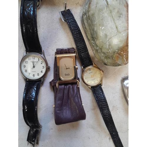 138 - Vintage and modern wristwatches, spares repairs and costume jewellery