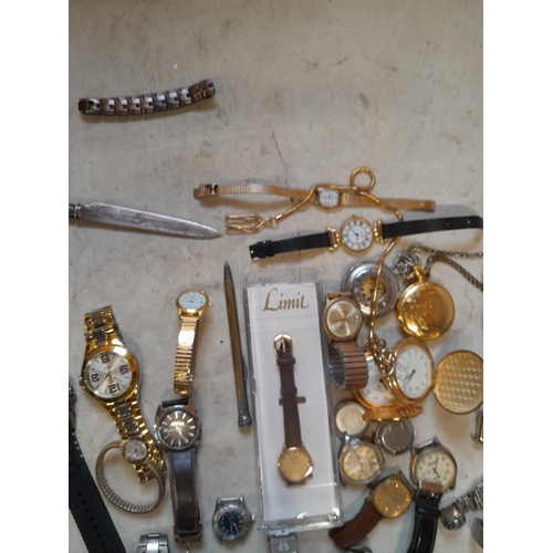 140 - Assorted vintage and modern wristwatches some for spares and repairs