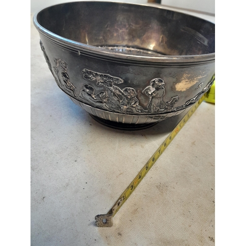 175 - Good quality solid silver sugar bowl with applied cherub decoration London 1836 J.H maker 351 g