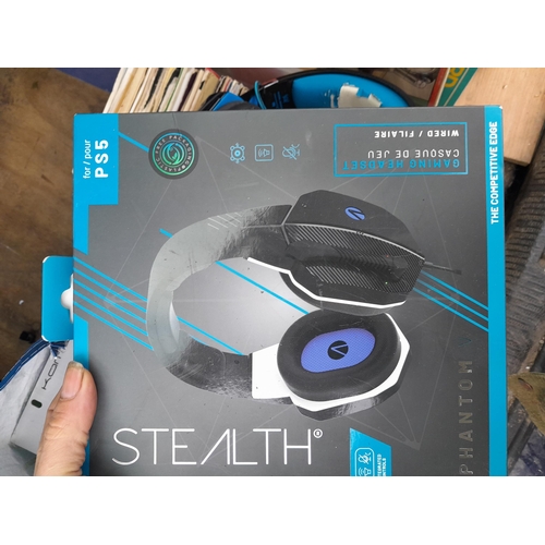 253 - Stealth headphones in box of issue