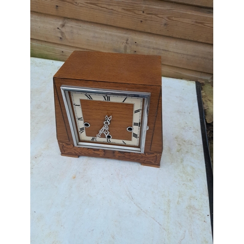 262 - Vintage oak case mantle clock for spares / repairs